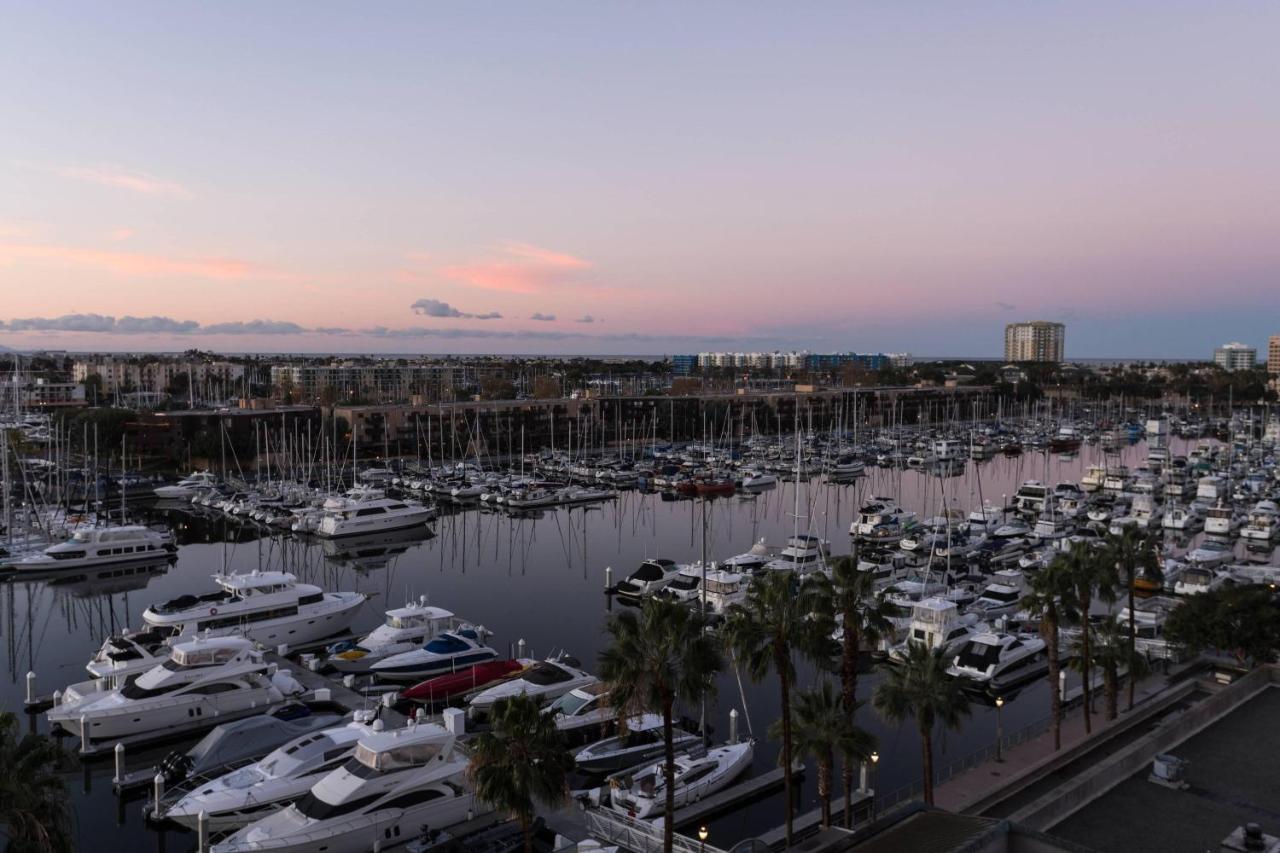Guest Room with Two Double Beds and Balcony - Marina View