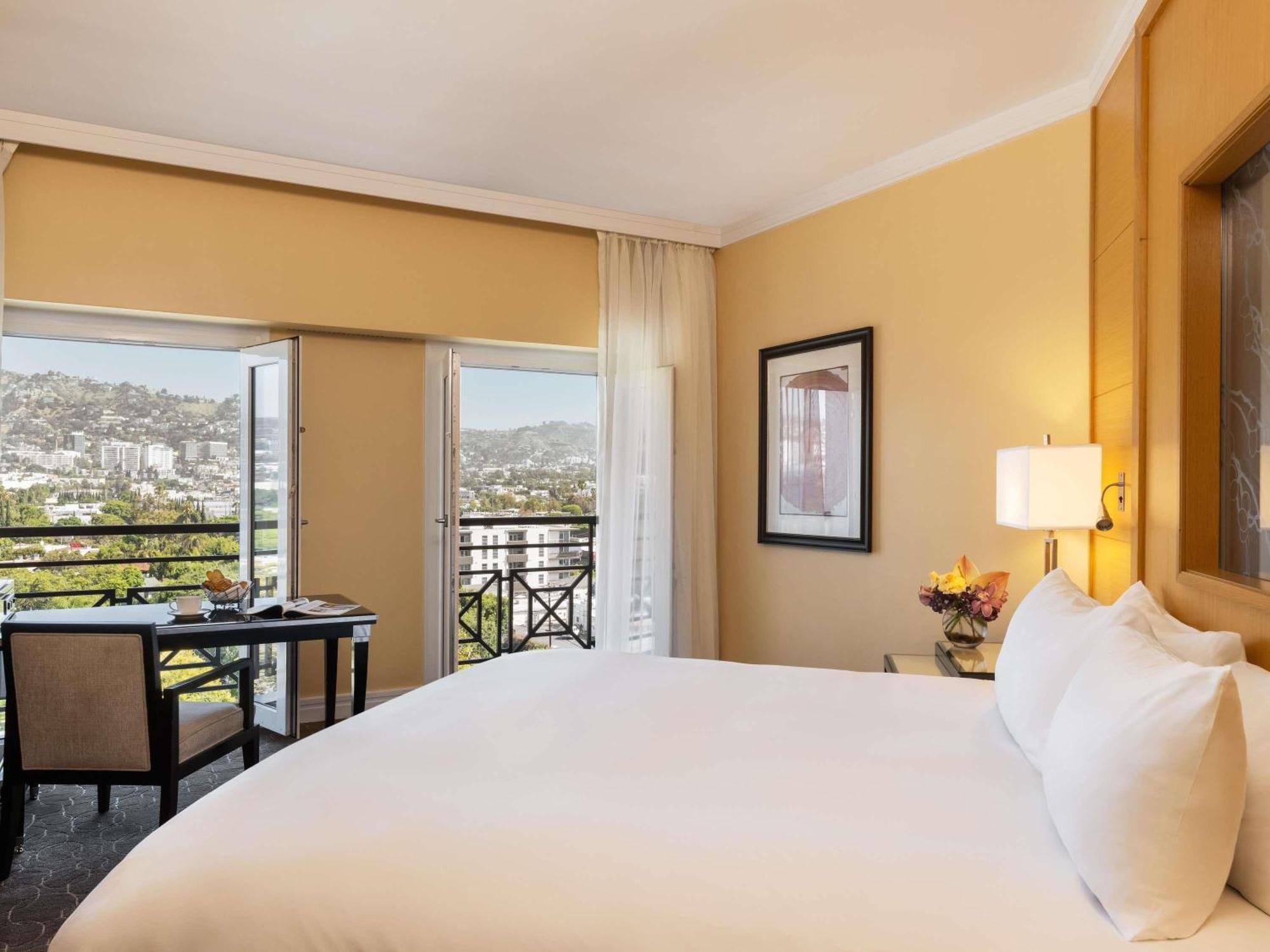 Hollywood Hill View Luxury Room, 1 king-size bed