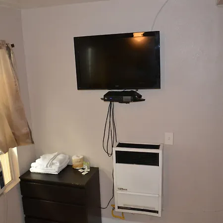Monterey Inn Hotel Dream Suites-2