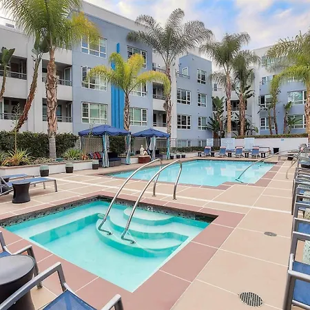 Miracle Mile Apartments-3
