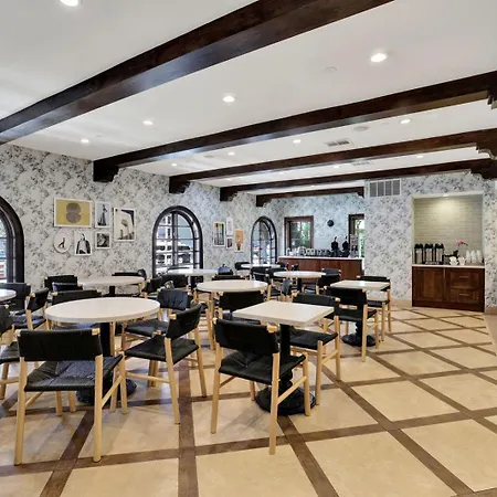 Best Western Plus Sunset Plaza Hotel-3